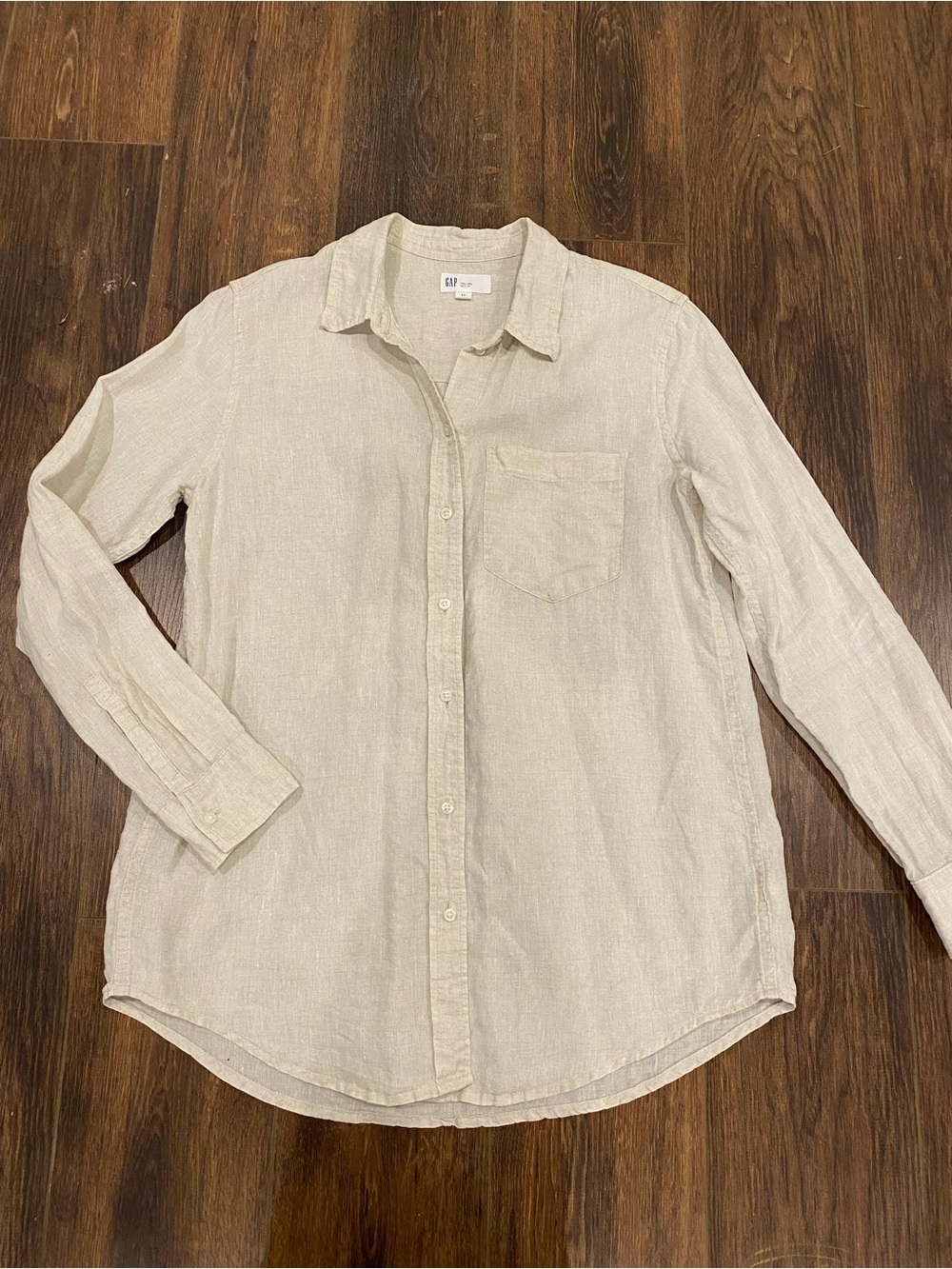 Gap 100% linen button down shirt size small beige
